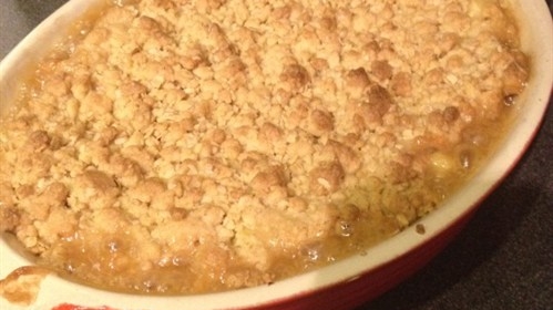 Toffee apple crumble